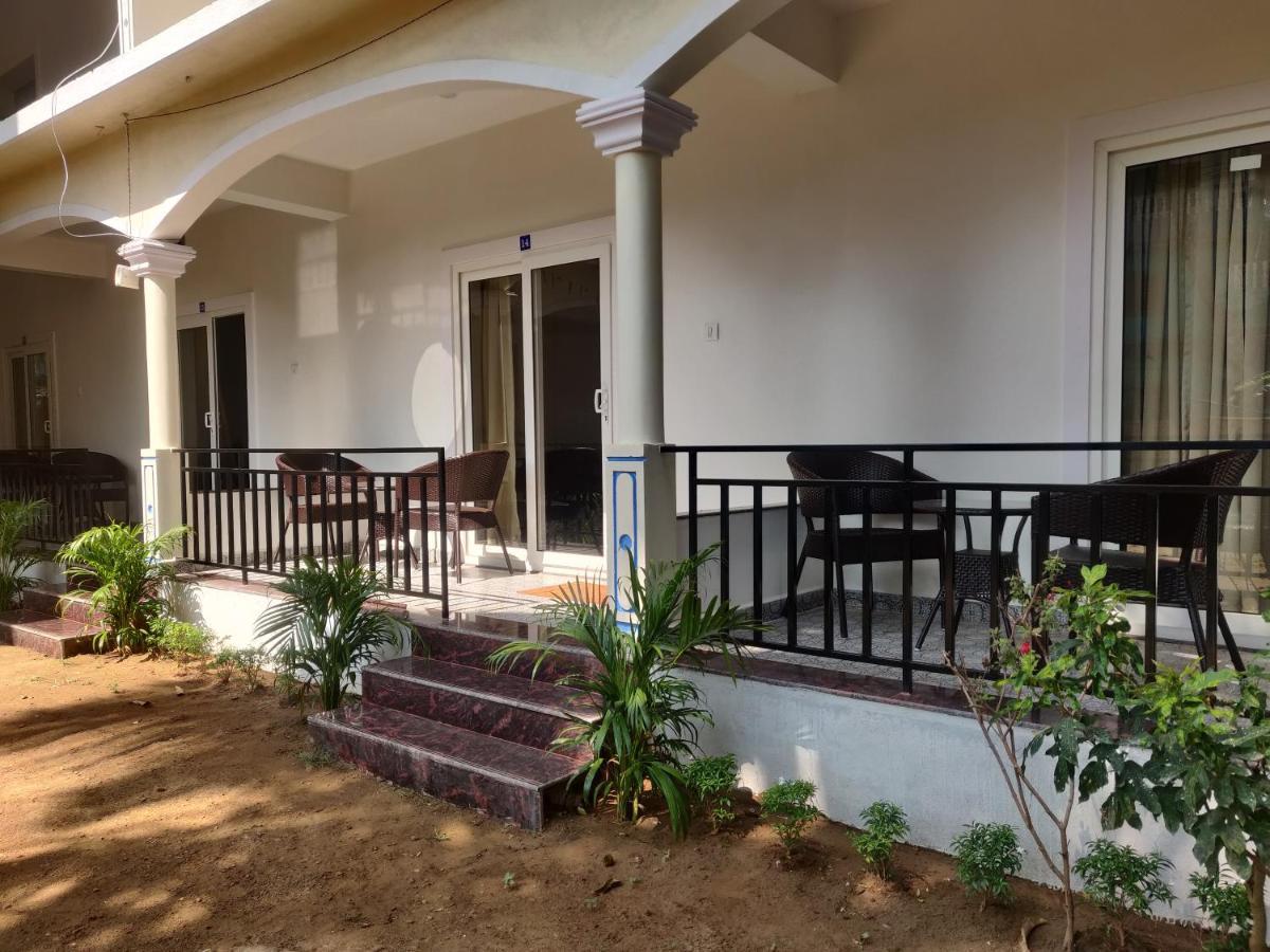 Morjim Sunset Hotel Exterior foto