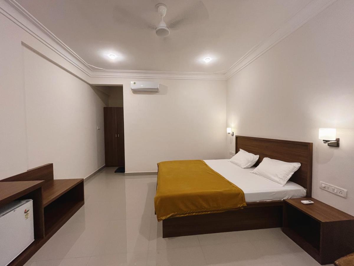 Morjim Sunset Hotel Exterior foto