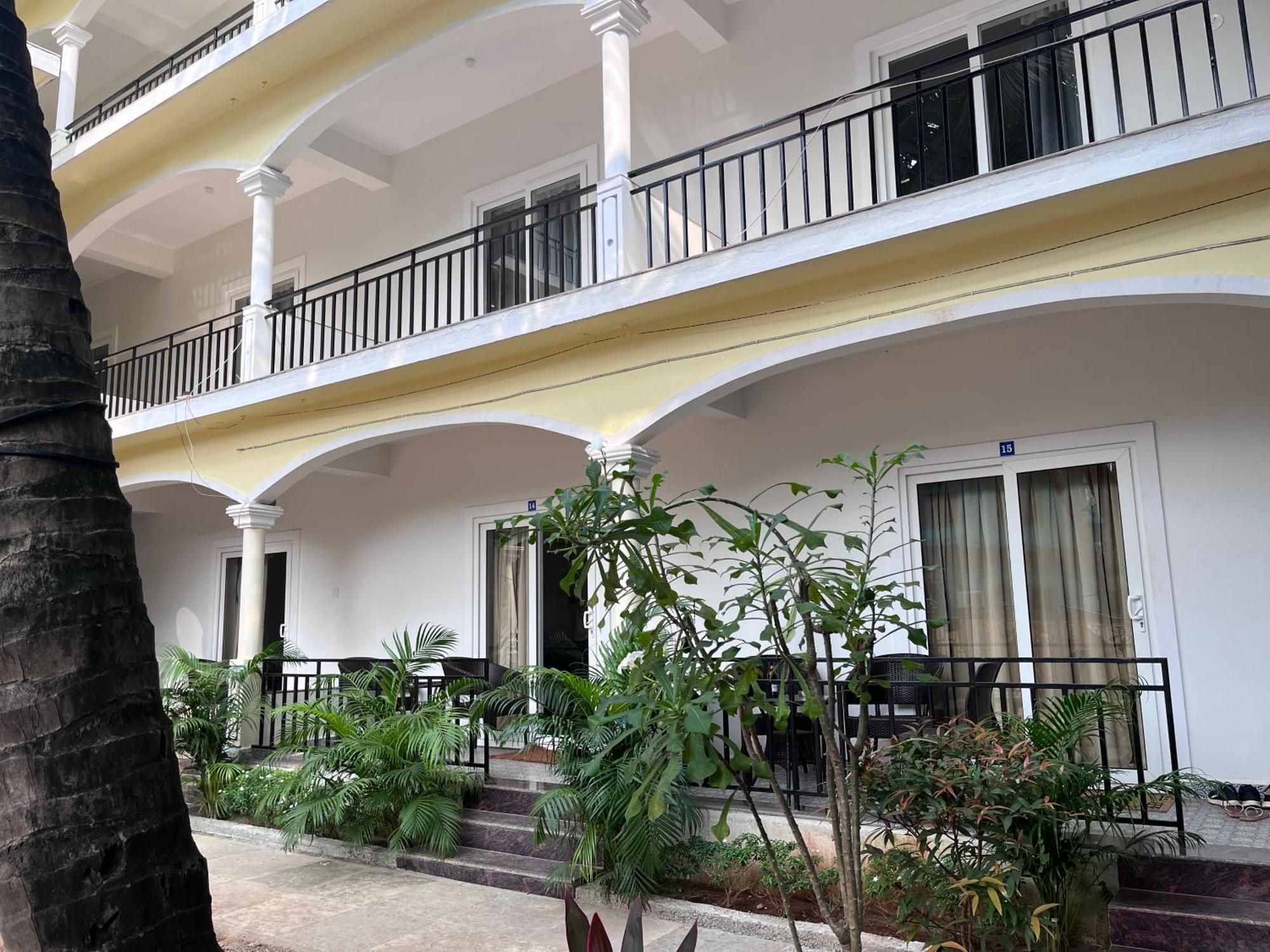 Morjim Sunset Hotel Exterior foto